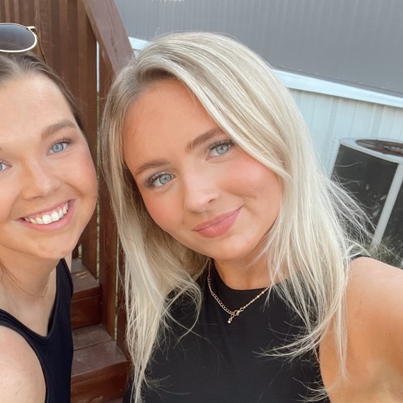 Meet your Posher, Colleen - Picture 1 of 1